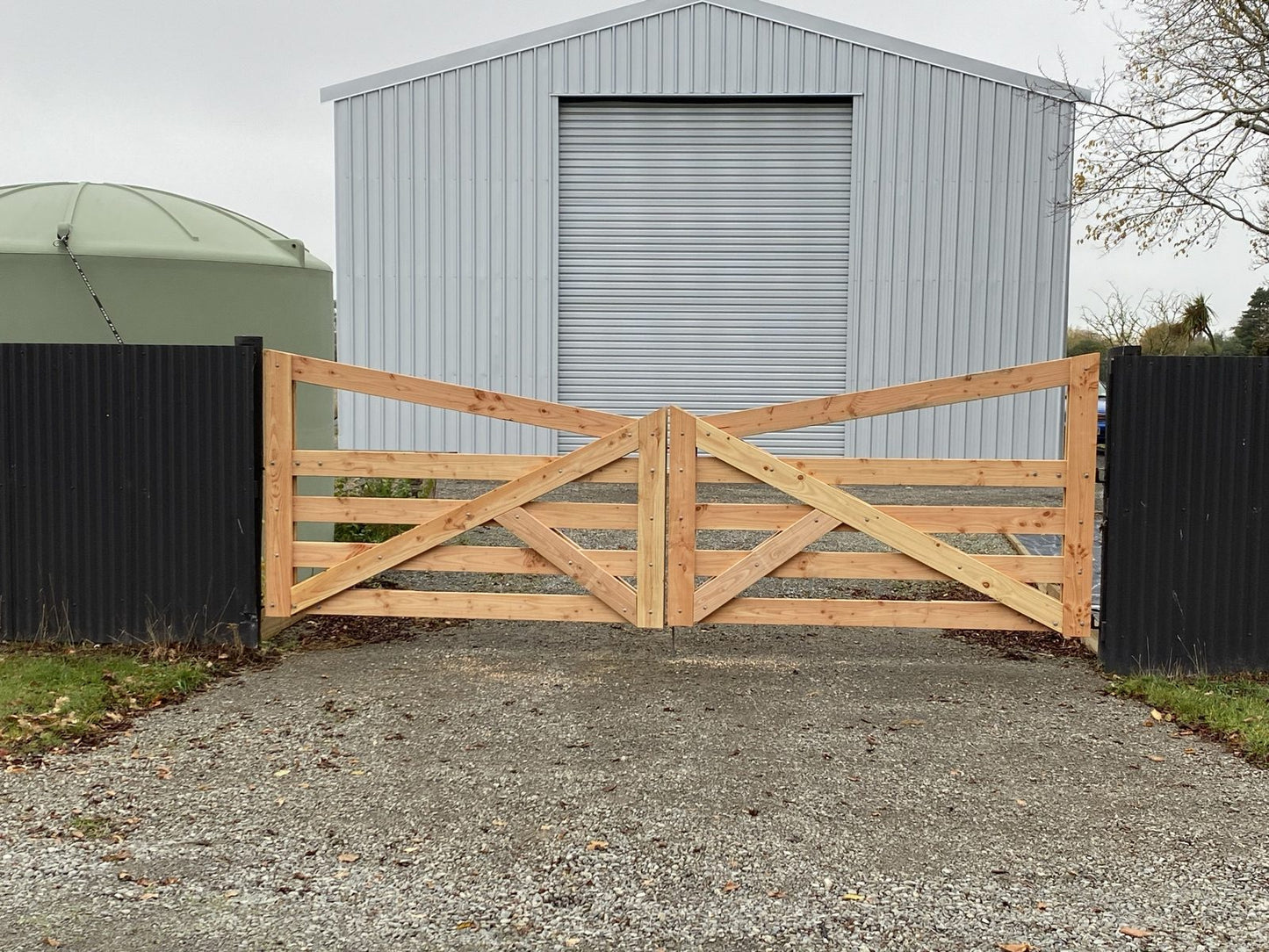Leeston 5 Rail Driveway Entry gates 3600-4800mm wide