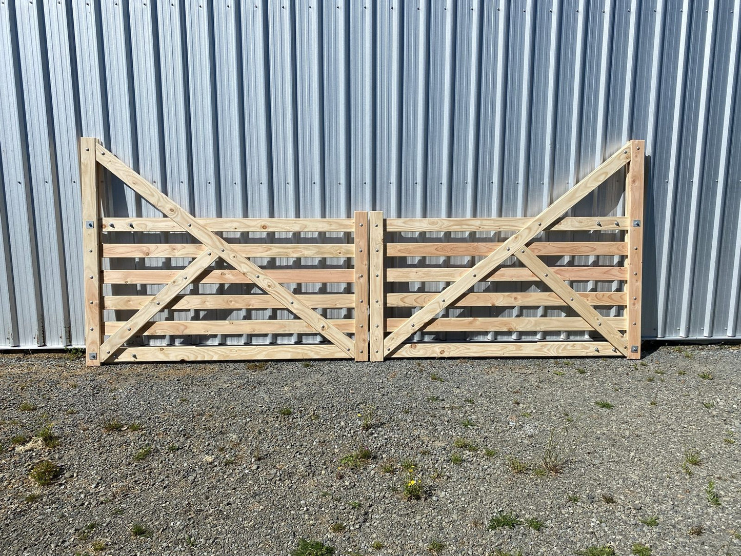 Doyleston - Farm/Driveway 6 rail gates High Ends - 3600-4800mm wide