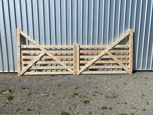 Doyleston - Farm/Driveway 6 rail gates High Ends - 3600-4800mm wide